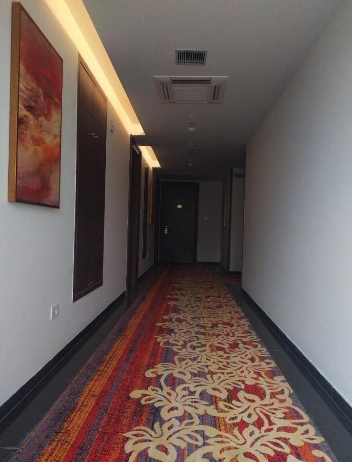 Maryland Group Hotel Zirakpur Exteriör bild