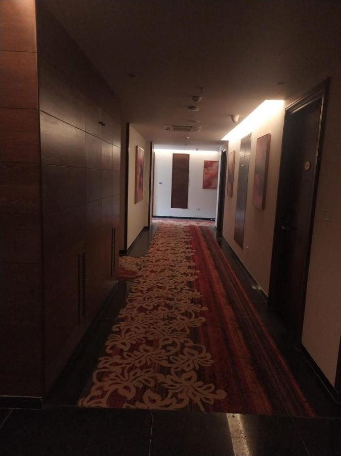 Maryland Group Hotel Zirakpur Exteriör bild