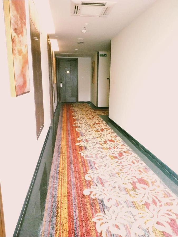 Maryland Group Hotel Zirakpur Exteriör bild