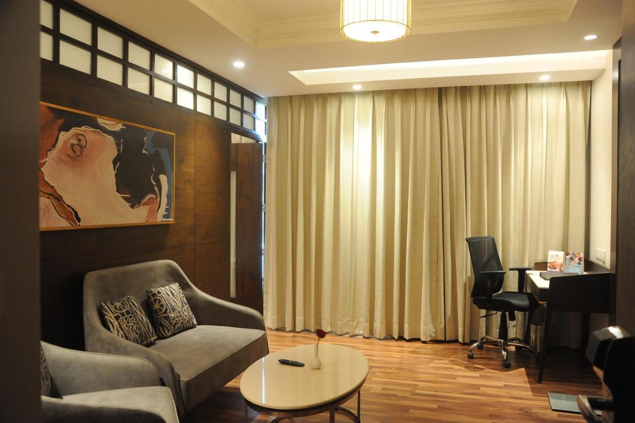 Maryland Group Hotel Zirakpur Exteriör bild